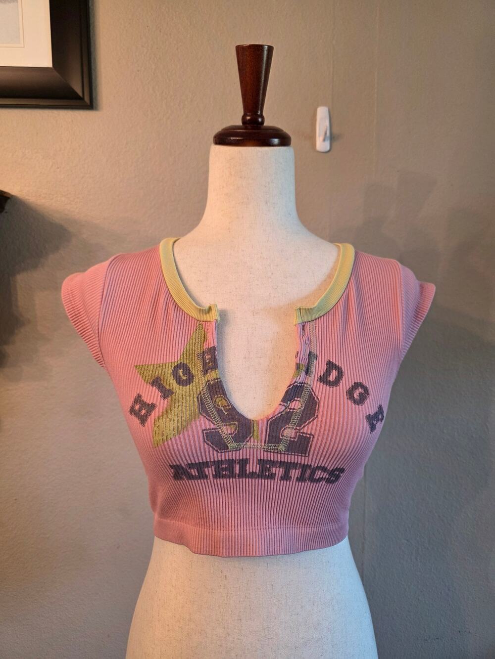Urban Outfitters Out From Under Cropped Ribbed Top SZ M/L Pink Yellow